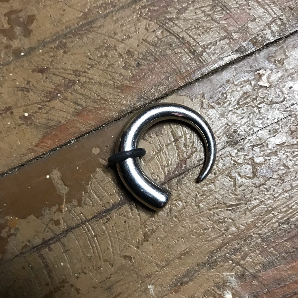 Silver tone Single Gauge w Rubber Stopper